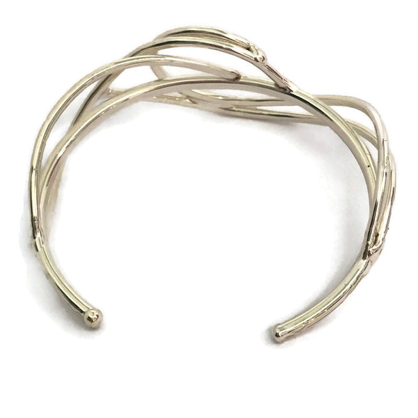 bracelet en laiton argenté, mailles larges et courbes, vue de dos