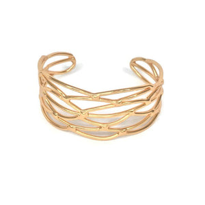 bracelet en laiton doré, entrelacs de petites mailles sur environ 3 cm de large, vue de face